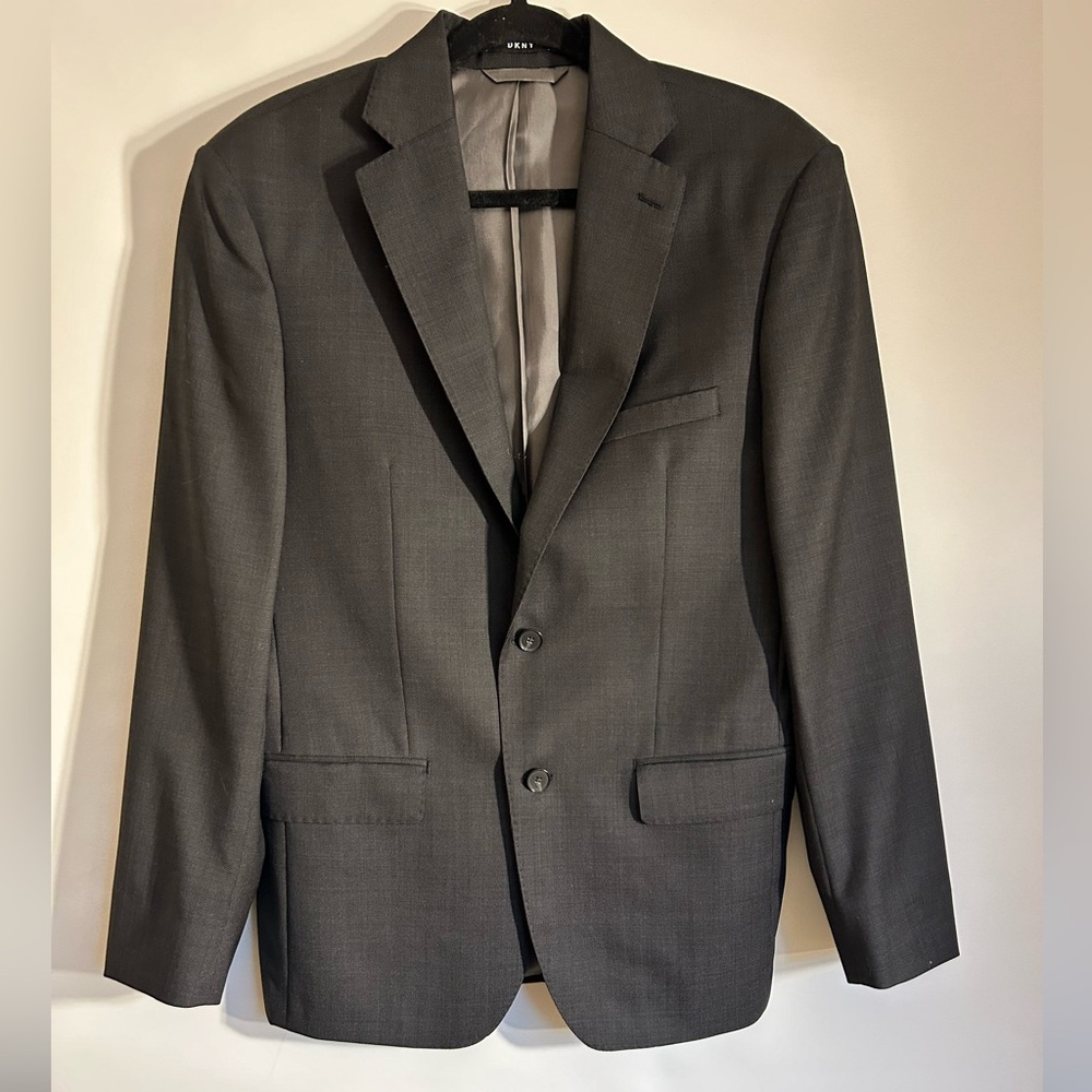 DKNY CHARCOAL TEXTURED 100% WOOL MADE IN CANADA MEN’S SINGLE BREASTED BLAZER 40R